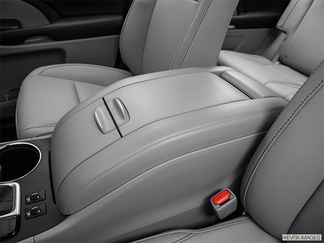 2016 Toyota Highlander | Front center console with closed lid, from driver’s side looking down