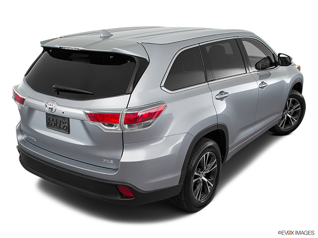2016 Toyota Highlander | Rear 3/4 angle view