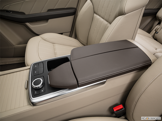 2016 Mercedes-Benz GL-Class | Front center console with closed lid, from driver’s side looking down