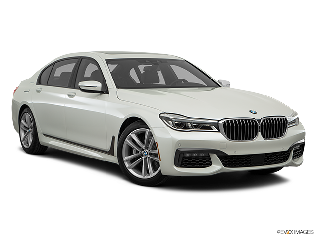 2016 BMW 7 Series | Front passenger 3/4 w/ wheels turned