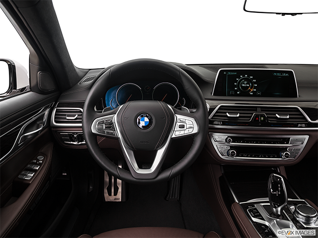 2016 BMW 7 Series | Steering wheel/Center Console