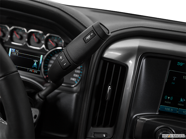 2016 Chevrolet Silverado 1500 | Gear shifter/center console