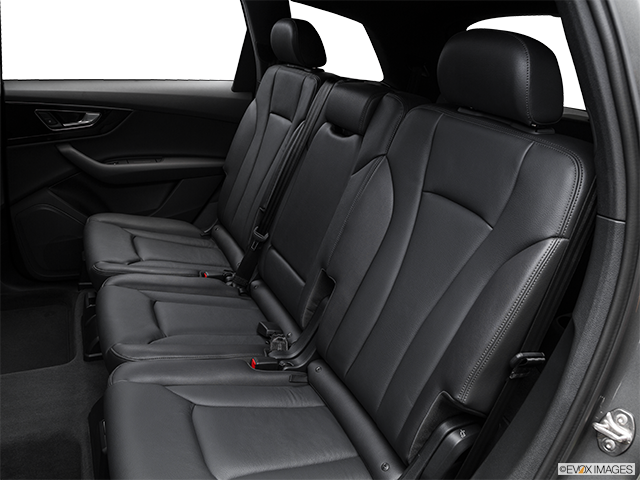 2017 Audi Q7 | Rear seats from Drivers Side