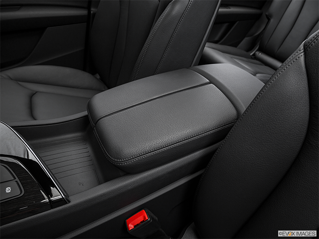 2017 Audi Q7 | Front center console with closed lid, from driver’s side looking down