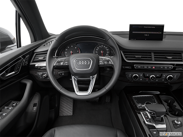 2017 Audi Q7 | Steering wheel/Center Console