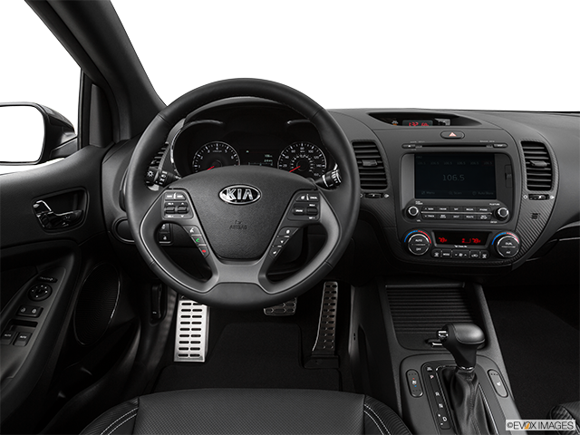 2017 Kia Forte Koup | Steering wheel/Center Console