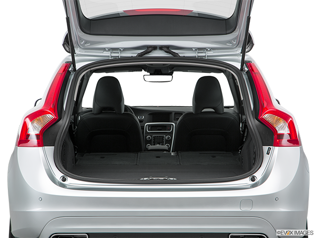 2016 Volvo V60 | Hatchback & SUV rear angle