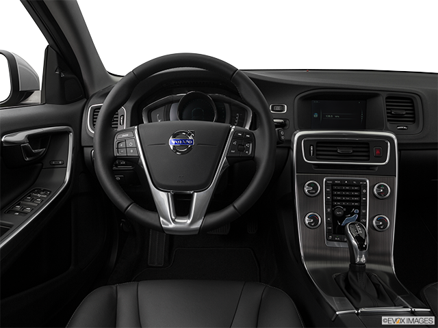 2016 Volvo V60 | Steering wheel/Center Console