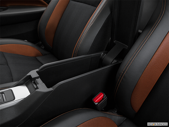 2016 Honda CR-Z | Front center divider