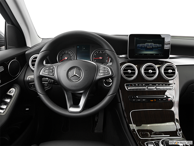 2016 Mercedes-Benz GLC-Class | Steering wheel/Center Console