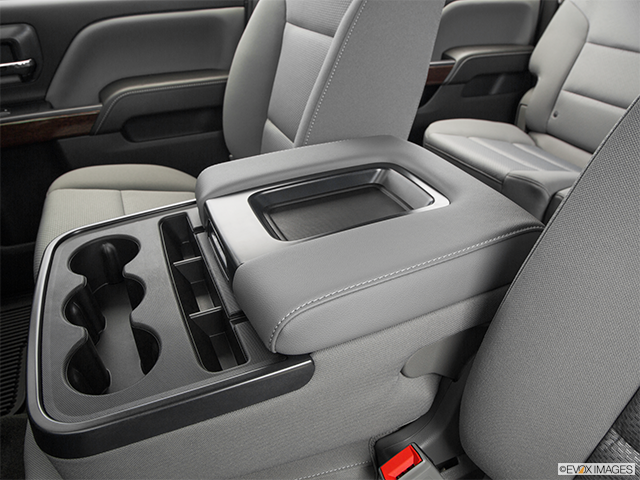 2016 GMC Sierra 1500 | Front center console with closed lid, from driver’s side looking down