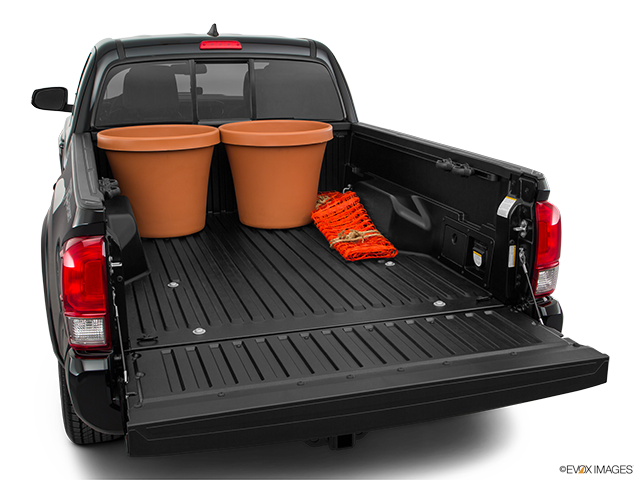 2016 Toyota Tacoma | Trunk props