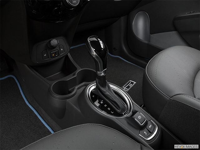 2016 Chevrolet Spark | Gear shifter/center console