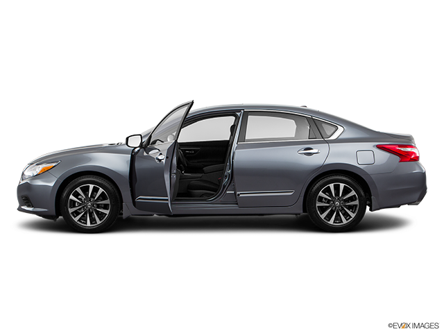 2016 Nissan Altima | Driver's side profile with drivers side door open