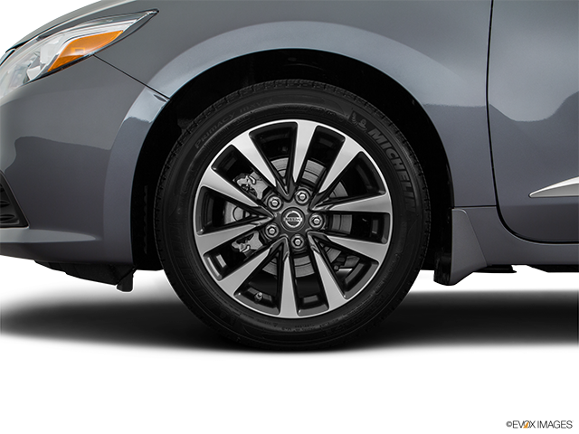 2016 Nissan Altima | Front Drivers side wheel at profile