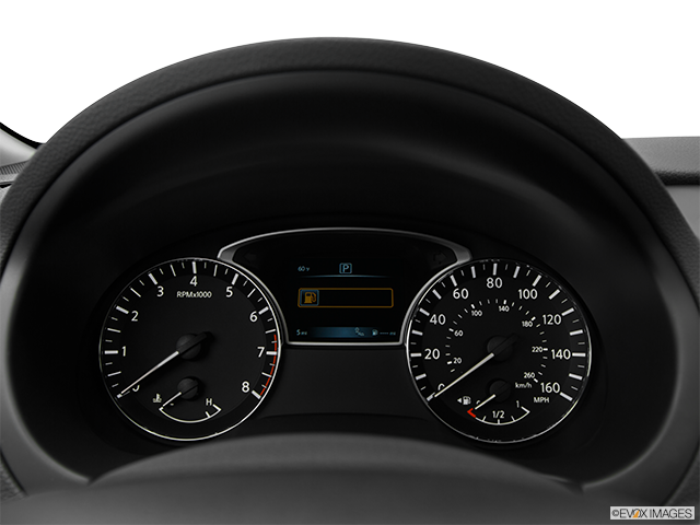 2016 Nissan Altima | Speedometer/tachometer
