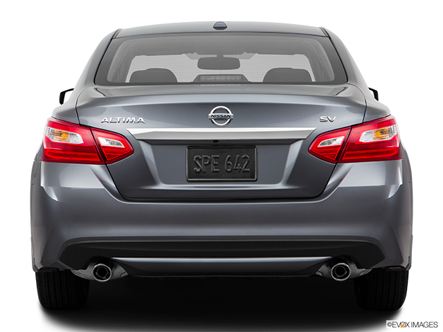 2016 Nissan Altima | Low/wide rear
