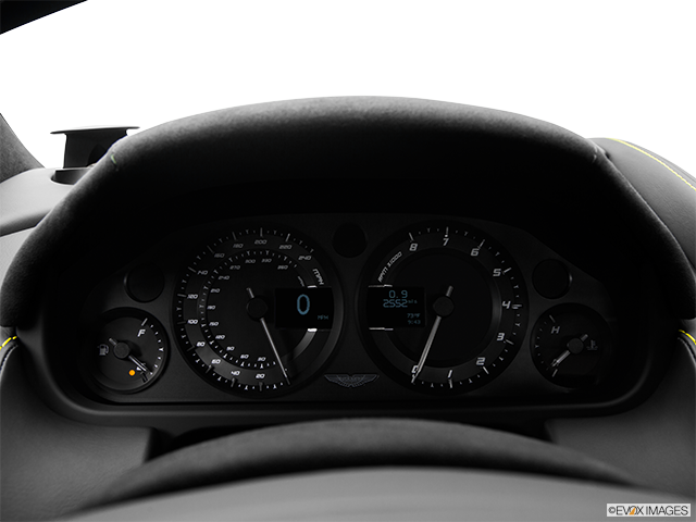 2016 Aston Martin V8 Vantage | Speedometer/tachometer