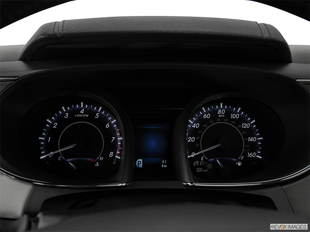 2016 Toyota Avalon | Speedometer/tachometer