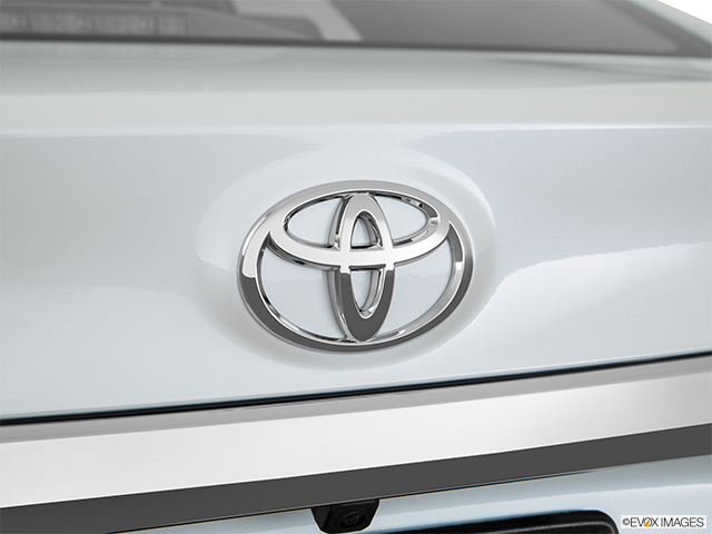 2016 Toyota Avalon | Rear manufacturer badge/emblem