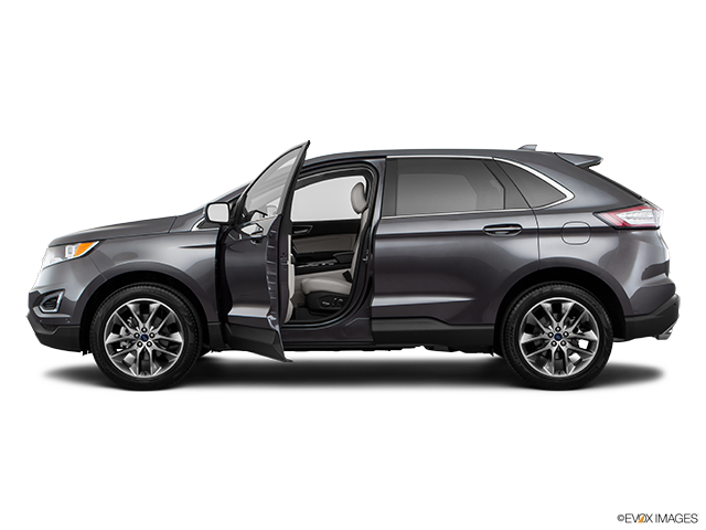 2016 Ford Edge | Driver's side profile with drivers side door open