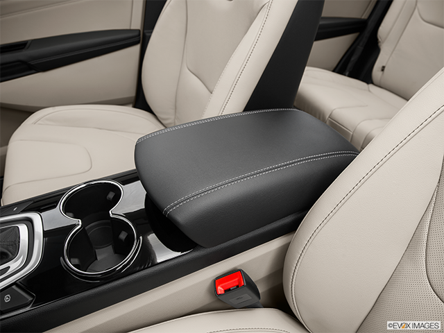 2016 Ford Edge | Front center console with closed lid, from driver’s side looking down