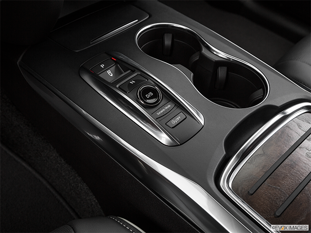 2017 Acura MDX | Gear shifter/center console