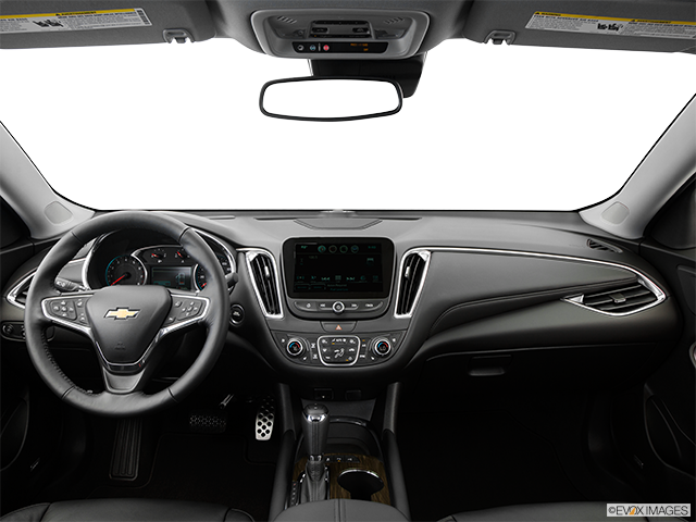 2017 Chevrolet Malibu | Centered wide dash shot