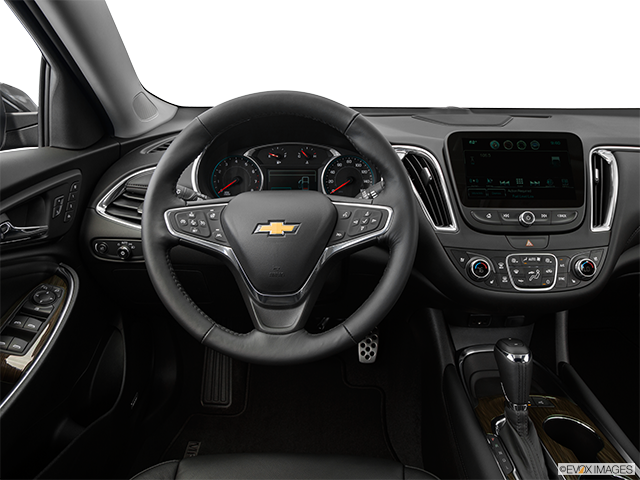 2017 Chevrolet Malibu | Steering wheel/Center Console