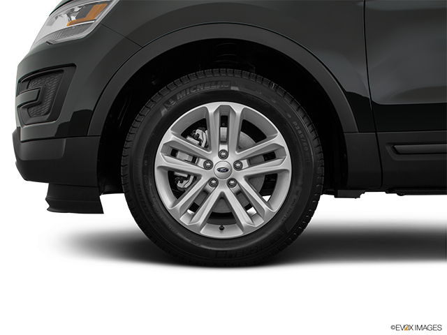 2017 Ford Explorer | Front Drivers side wheel at profile