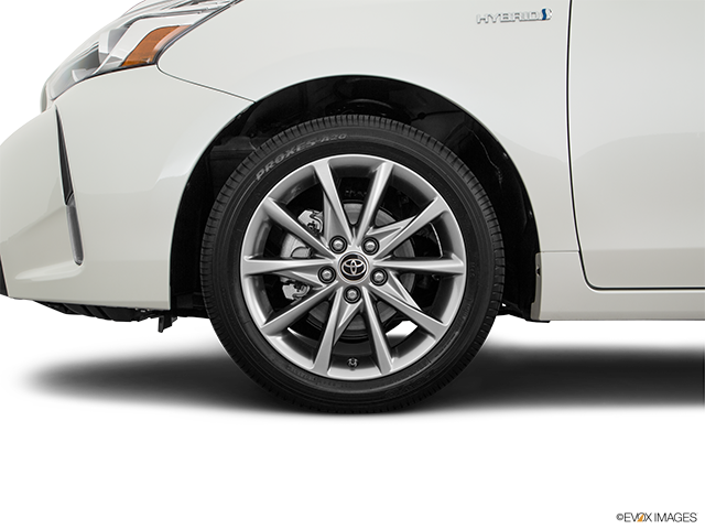 2018 Toyota Prius v | Front Drivers side wheel at profile