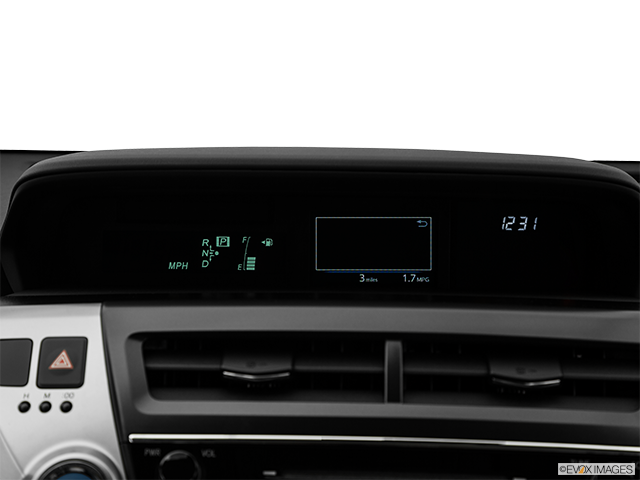 2018 Toyota Prius v | Speedometer/tachometer