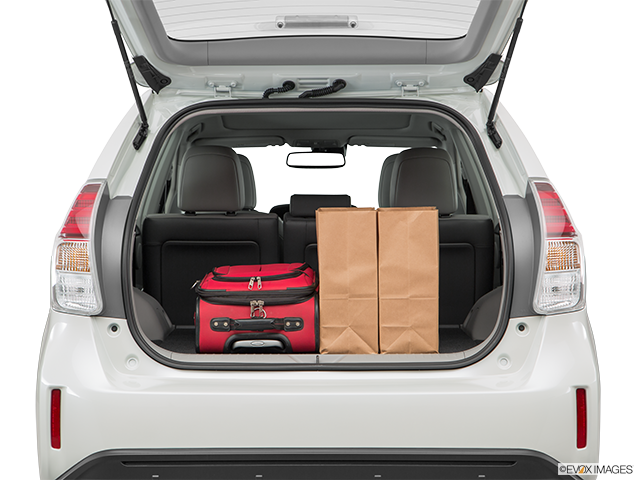 2018 Toyota Prius v | Trunk props