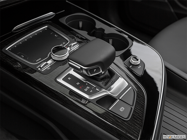 2017 Audi Q7 | Gear shifter/center console