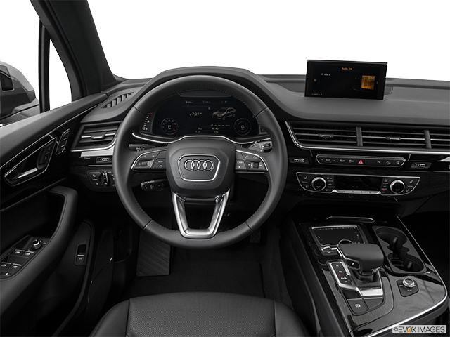 2017 Audi Q7 | Steering wheel/Center Console