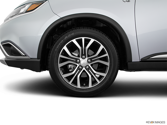 2017 Mitsubishi Outlander | Front Drivers side wheel at profile