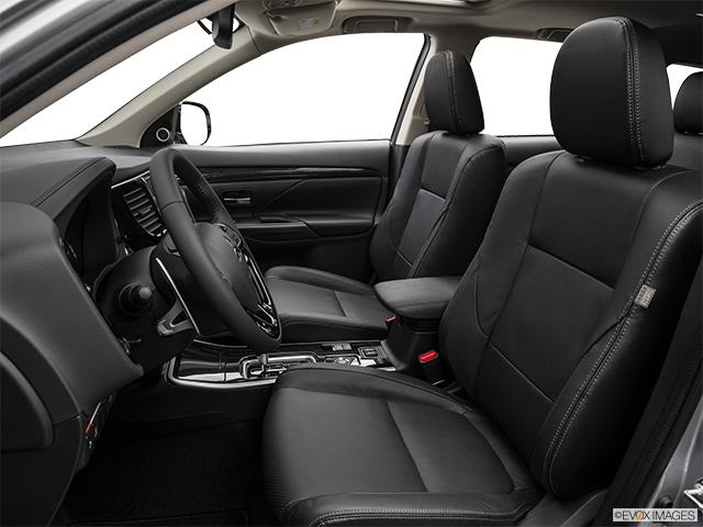 2017 Mitsubishi Outlander | Front seats from Drivers Side