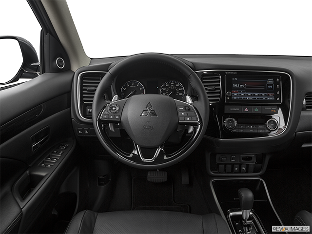 2017 Mitsubishi Outlander | Steering wheel/Center Console