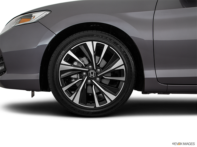2017 Honda Accord Coupe | Front Drivers side wheel at profile