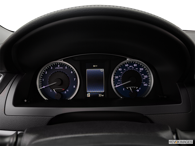 2017 Toyota Camry | Speedometer/tachometer