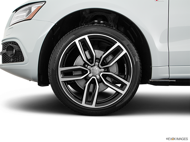 2017 Audi Q5 | Front Drivers side wheel at profile