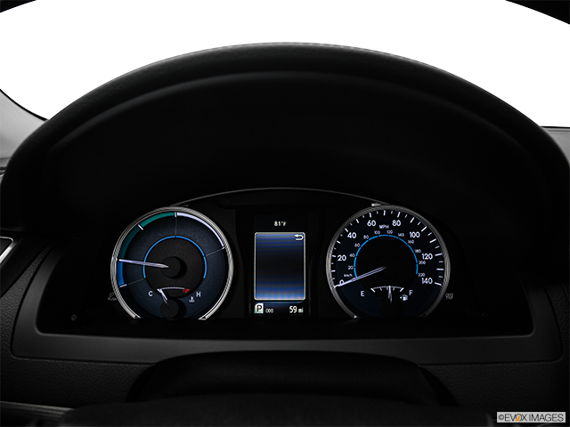 2017 Toyota Camry Hybrid | Speedometer/tachometer