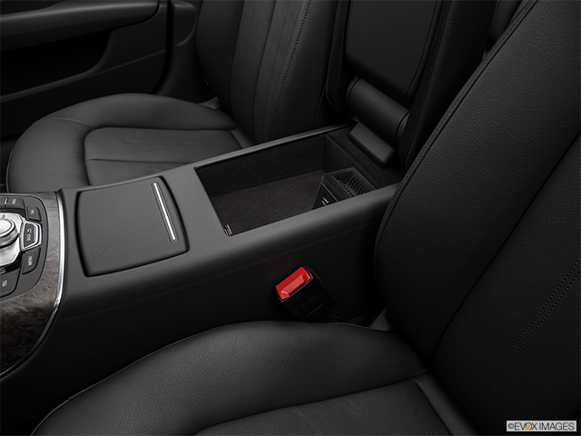 2017 Audi A7 | Front center divider