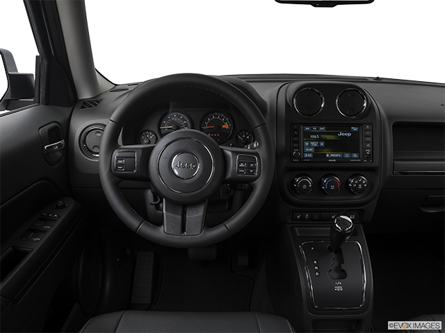 2017 Jeep Patriot | Steering wheel/Center Console