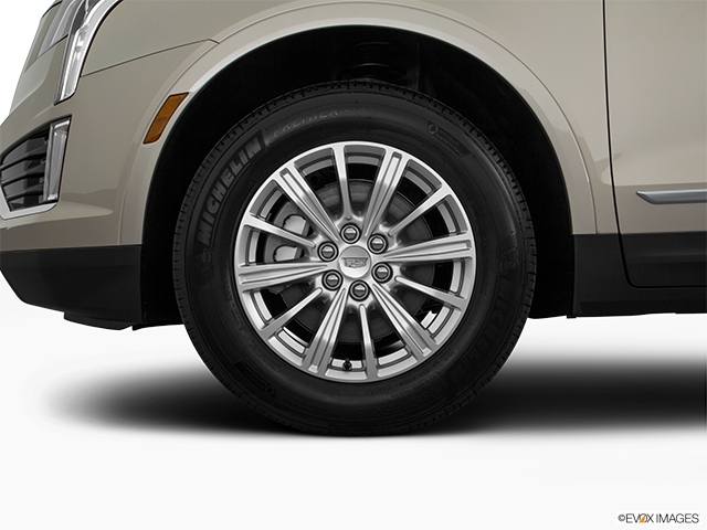 2017 Cadillac XT5 | Front Drivers side wheel at profile