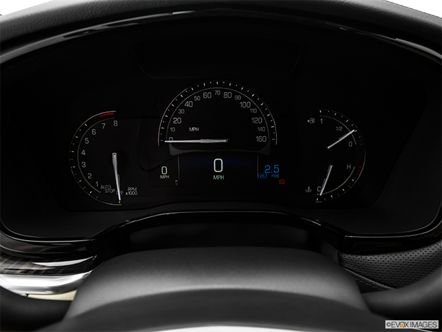 2017 Cadillac XT5 | Speedometer/tachometer