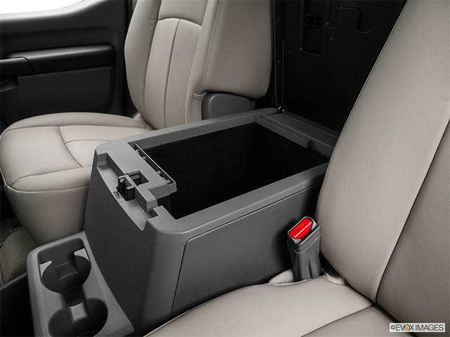 2016 Nissan NV Passenger | Front center divider