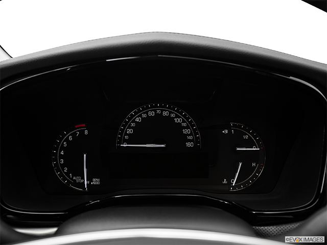 2017 Cadillac XT5 | Speedometer/tachometer