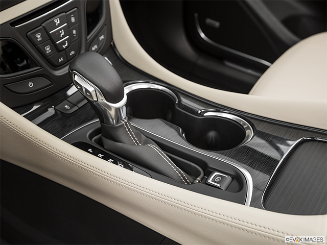 2016 Buick Envision | Gear shifter/center console