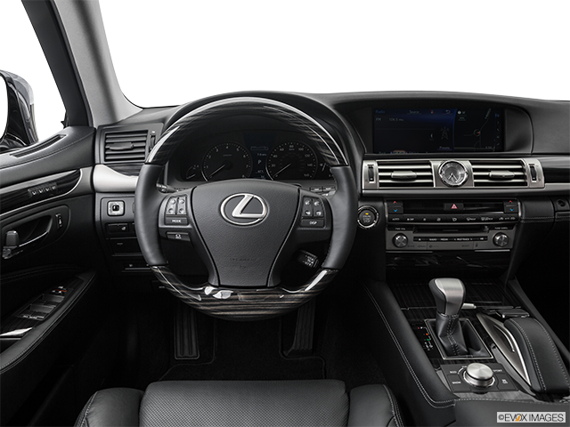 2016 Lexus LS 600h L AWD | Steering wheel/Center Console